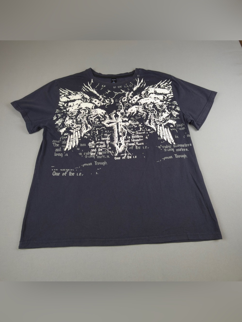 ROMWE Navy Short-Sleeve Graphic Tee with White Wing & Cross Print